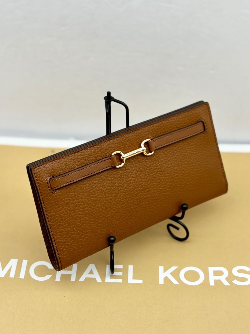 Michael Kors  Carson Large Pebbled Leather Wallet